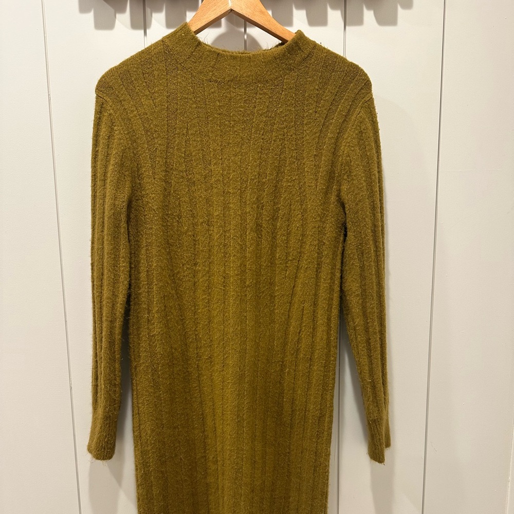 Women’s Ribbed Knit Midi Dress in Olive